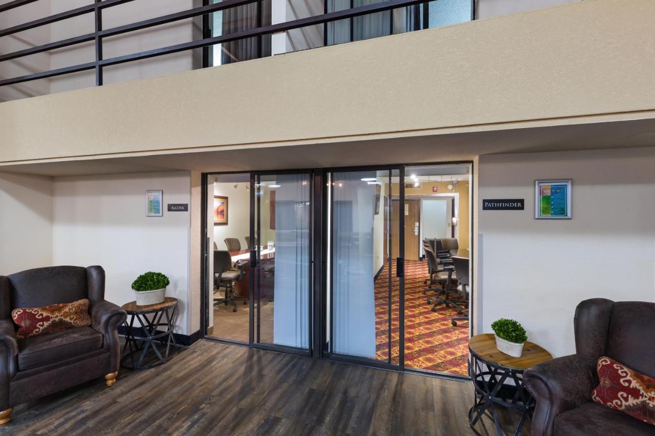 Hotel Ramkota -